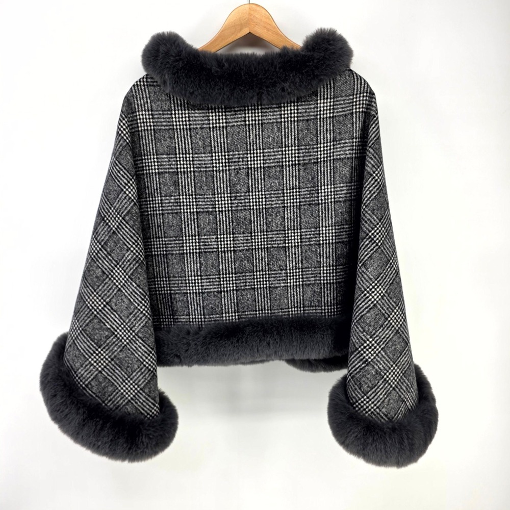 Plaid Poncho Wrap Womens One Size Gray Faux Fur Formal Trim Capelet Shrug Cozy